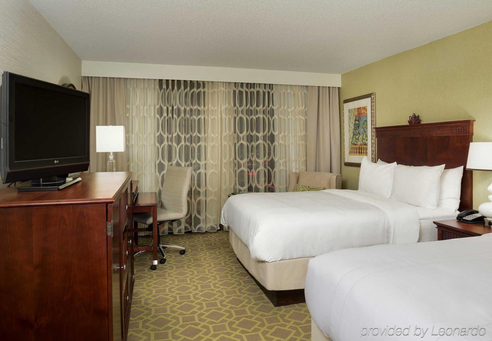 Charleston Marriott Hotel Exterior photo